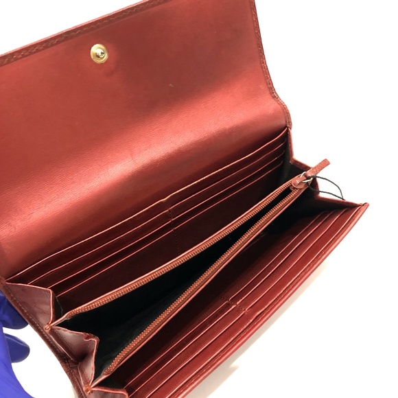 Gucci Burgundy Leather Long Wallet Sku#84577 (Gently used,discoloration,rubbing) - Picture 11 of 16